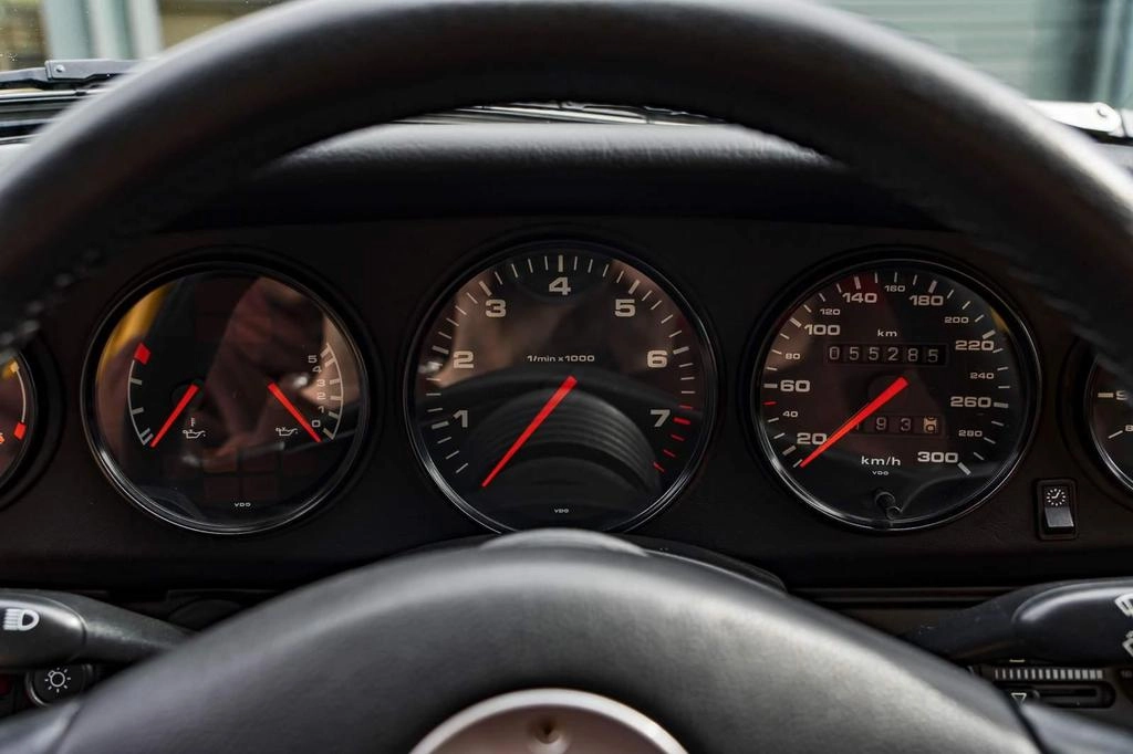 Porsche 911 Carrera RS 3.8 (993) — изображение 2