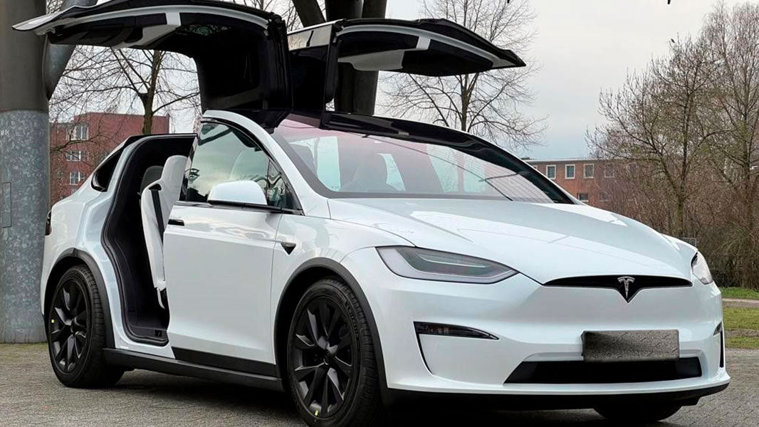 Tesla Model X Plaid