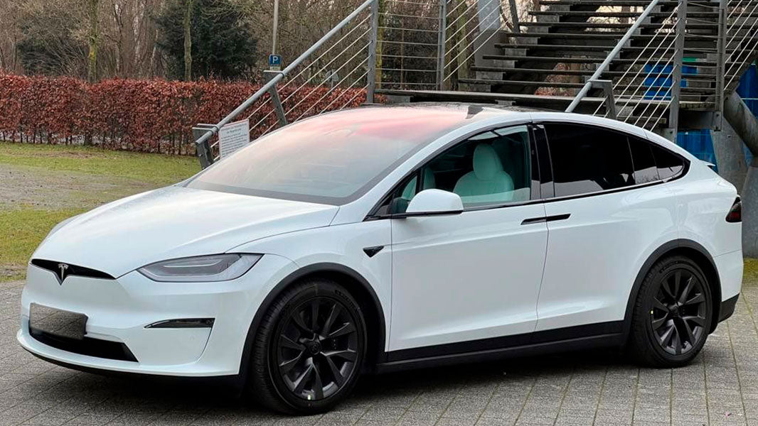 Tesla Model X Plaid — изображение 8