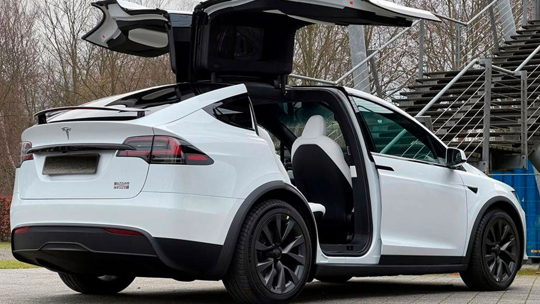 Tesla Model X Plaid — изображение 9
